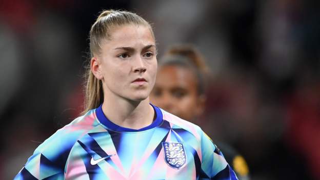 Park replaces Kirby in Lionesses squad