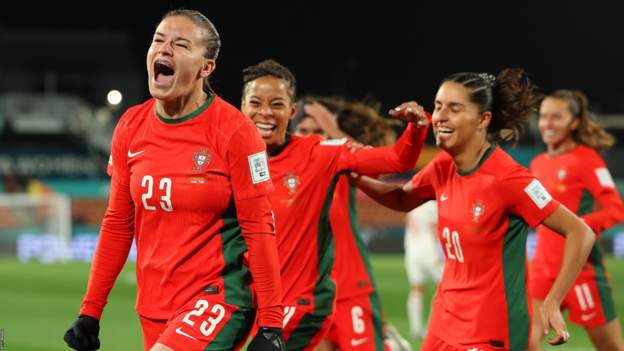 Portugal set up USA showdown with win over Vietnam