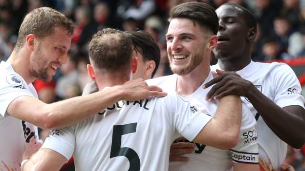West Ham hammer Bournemouth to move clear of danger