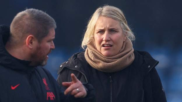 <div>Chelsea v Liverpool abandoned: Emma Hayes wants WSL to be 'taken more seriously'</div>