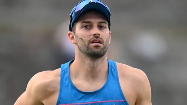 Mark Wood: England fast bowler says injury return is 'slow progress'