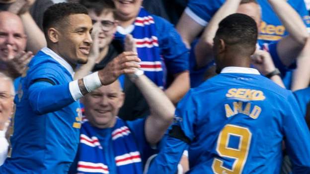 Rangers 2-0 Dundee United: Ibrox side delay Celtic title win