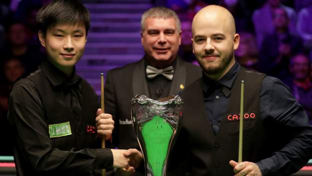 UK Snooker Championship final: Zhao Xintong leads Luca Brecel