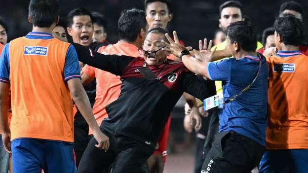 Southeast Asian Games final: Indonesia 5-2 Thailand