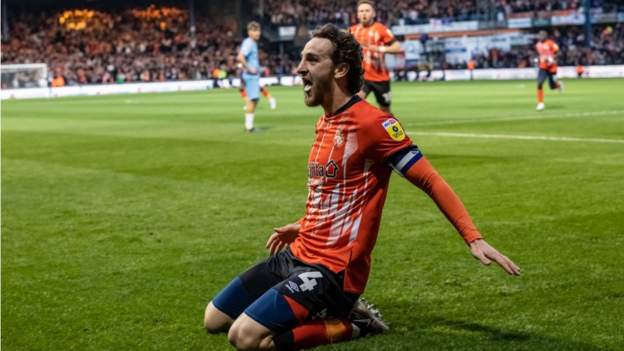 Luton Town captain Lockyer signs new contract