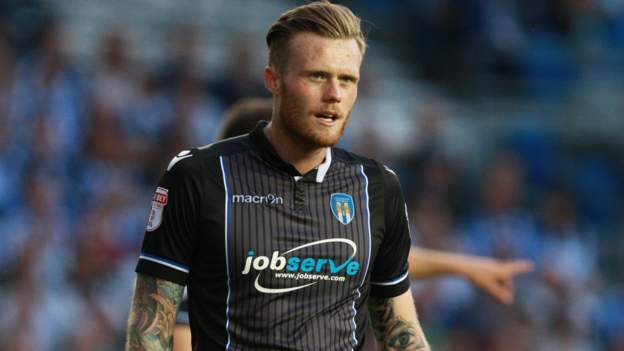 St Johnstone: Striker Denny Johnstone arrives on loan from Colchester ...