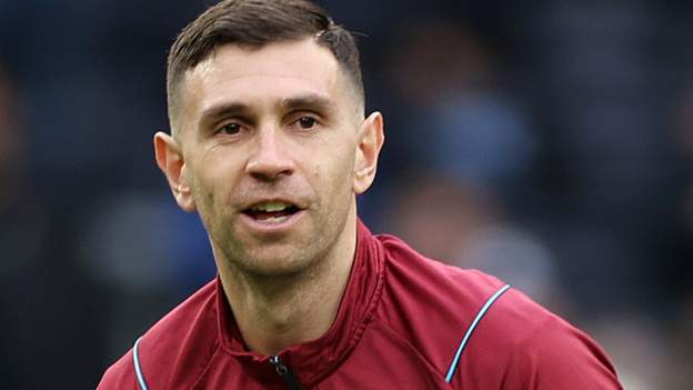Martinez is '100%' focused on Villa - Emery