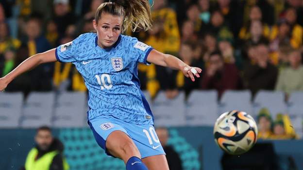 Women's World Cup: Ella Toone praised by England team-mate Keira Walsh ...