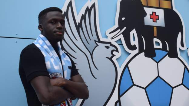 Coventry City Julien Dacosta joins on threeyear deal after Niort