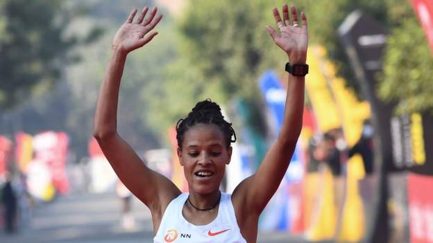 Antrim Coast Half Marathon: Ethiopian Yalemzerf Yehualaw smashes women's world r..