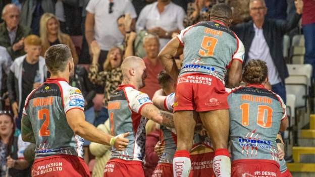 Super League: Leigh Leopards 30-12 Warrington Wolves - Leaders beaten as Josh Charnley shines