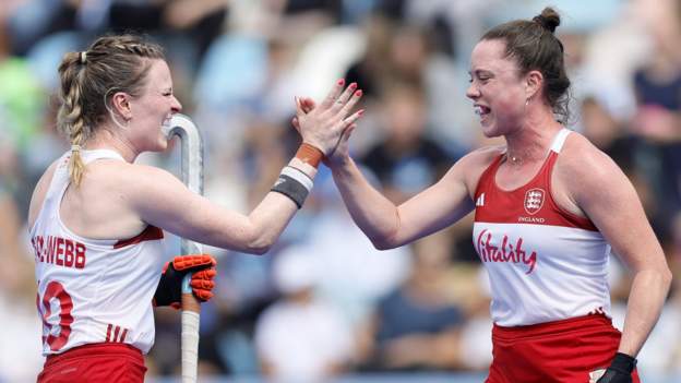 England hammer Scotland to reach semi-finals