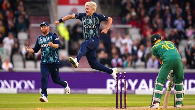 England v South Africa: Thrilling bowling display helps hosts level ODI series