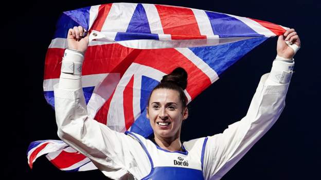 European Taekwondo Championships: Bianca Walkden and Beth Munro win gold medals