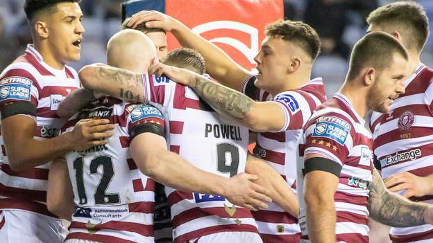 Super League: Wigan Warriors 32-22 Castleford Tigers