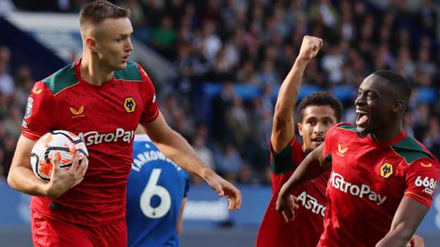 Wolves grab late winner at Everton