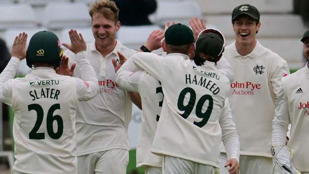 Notts take control against Worcestershire