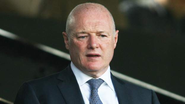 Everton: Ex-Manchester United and Chelsea chief Peter Kenyon leads group hoping to buy club