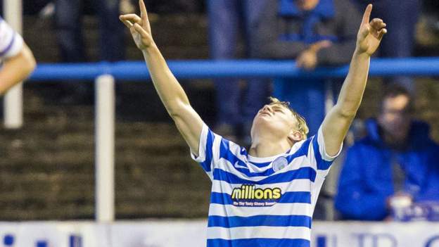 Morton striker Alex Samuel hits high notes at Christmas concert BBC Sport