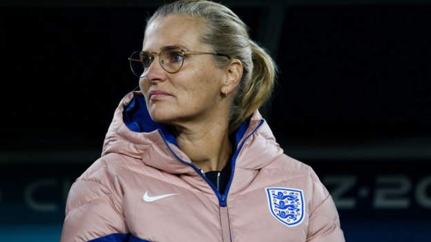 <div>Sarina Wiegman: England manager 'has no plans to leave' role</div>