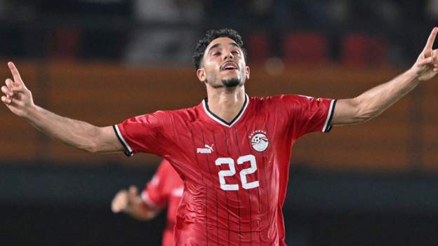 Egypt hit back twice to draw with Ghana after Salah injury