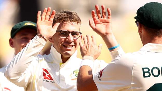 Debutant Murphy takes five wickets but India on top
