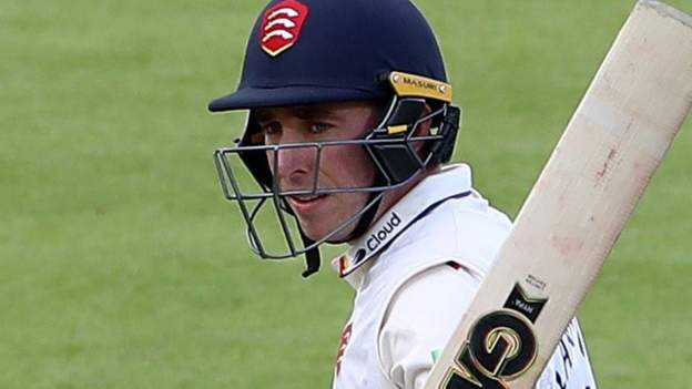 County Championship: Essex have day one advantage against Middlesex at Lord's