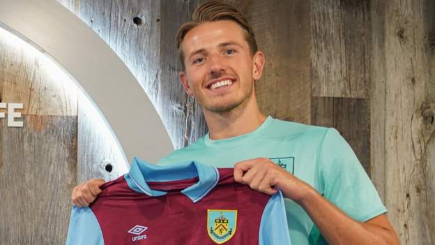 Burnley sign midfielder Berge from Sheff Utd