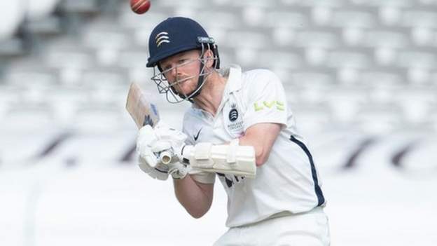 Robson ton cannot prevent Warwickshire victory-ZoomTech News