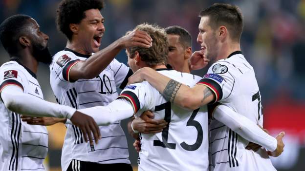 Germany 2-1 Romania: Thomas Muller scores to send Germans to brink of Qatar 2022