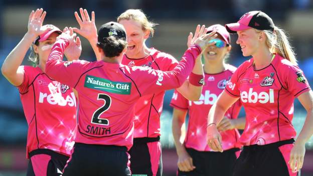 Women's Big Bash League: Sydney Sixers Beat Adelaide Strikers To Reach ...