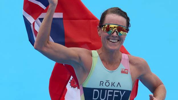 Duffy beats Taylor-Brown for her fourth world title