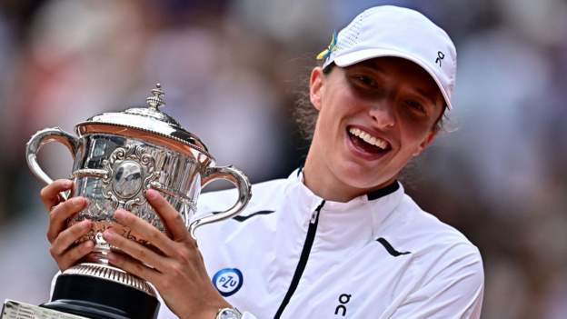 Italian Open 2023 results: Iga Swiatek beats Donna Vekic in Rome - BBC Sport