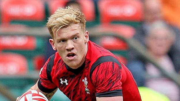 Wales Sevens player Cross has Ospreys chance - BBC Sport