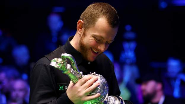 Allen holds off Trump in dramatic Grand Prix final
