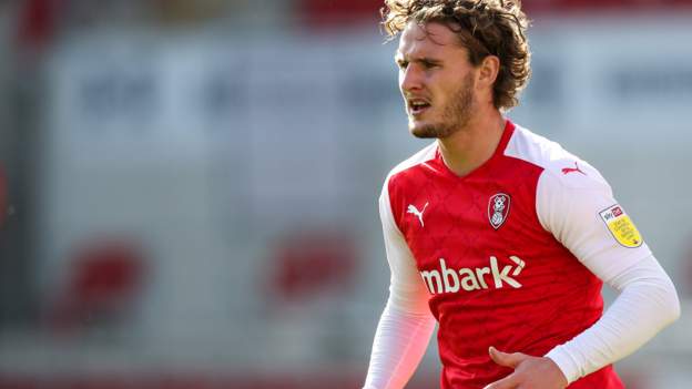 Kieran Sadlier: Bolton Wanderers Sign Midfielder From Rotherham United ...