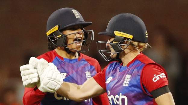 England v New Zealand: Sophia Dunkley sees England home to win T20 series