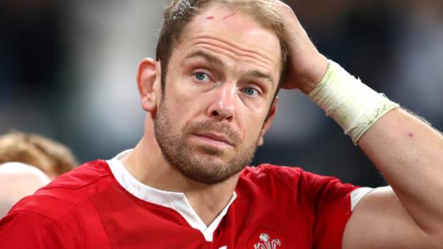 Alun Wyn Jones: Rugby greats pay tribute to Wales's 'leader, legend, father figure' - BBC Sport