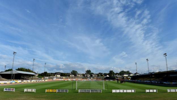 Berwick Rangers reinstated Len Eyre as chairman after meeting - BBC Sport