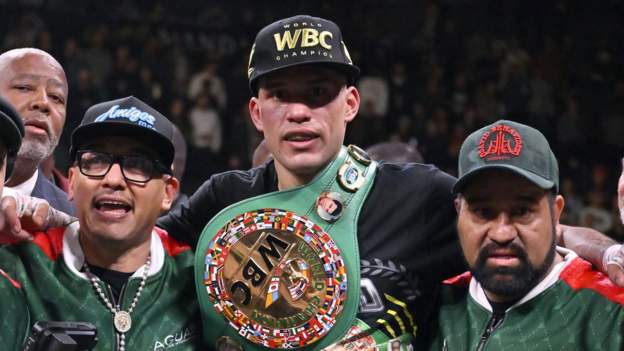 Benavidez calls out Canelo after beating Andrade