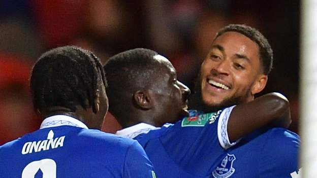 Danjuma hits late Everton winner at Doncaster