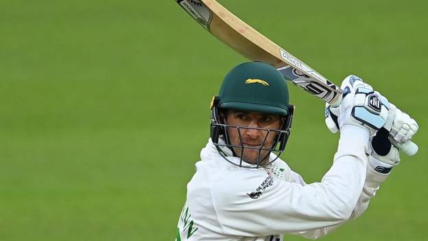 Ackermann ton revives Leicestershire hopes at Hove-ZoomTech News