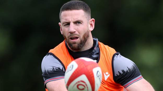 Alex Cuthbert intends to keep playing for Wales until he is not ...