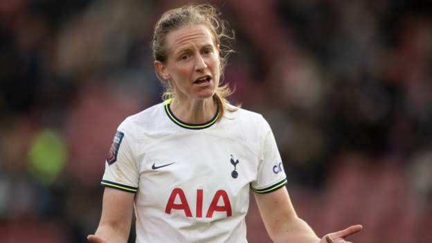 WSL record appearance maker Harrop leaves Spurs