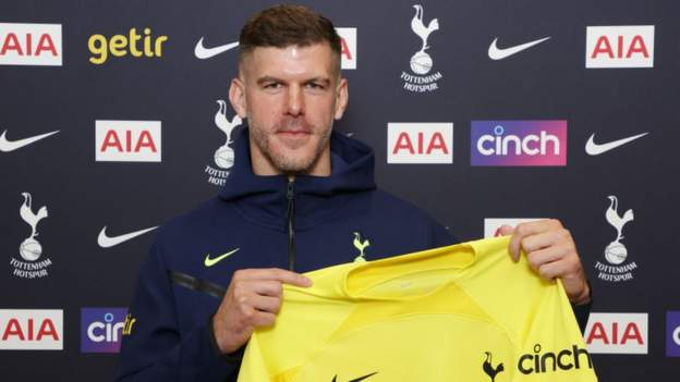Tottenham: Fraser Forster signs two-year deal after free transfer from Southampt..