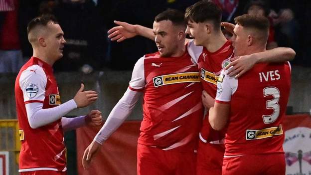 Cliftonville go level at top with win over Larne