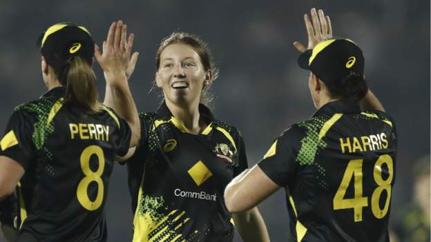 India v Australia: Ellyse Perry plays as tourists win T20 series