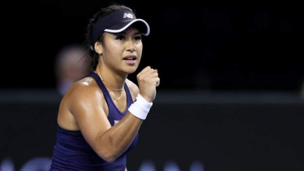 Billie Jean King Cup: Heather Watson gives Great Britain 1-0 lead against Spain