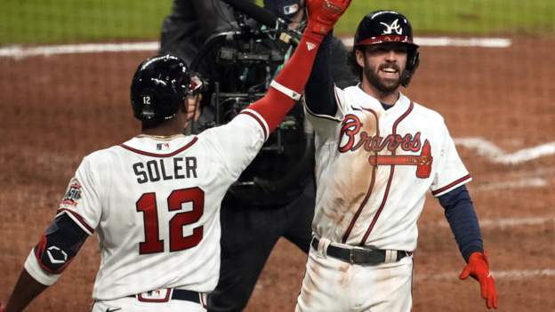 World Series 2021: Houston Astros beat Atlanta Braves 9-5 in game five to  keep series alive - BBC Sport