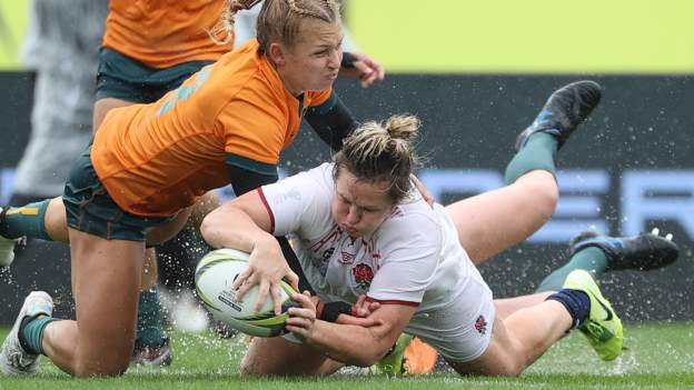Marlie Packer hat-trick as Red Roses reach semi-finals